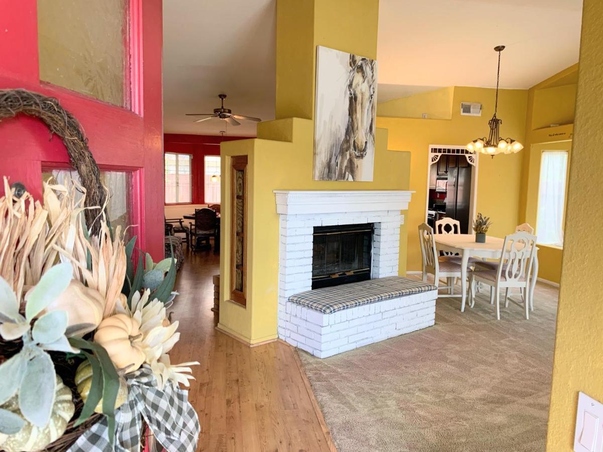 Vineyard Vista Suite With Tv And Private Bathroom Hemet Exterior photo